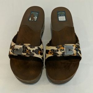 Dr. Scholl's Leopard Platform Exercise Sandal